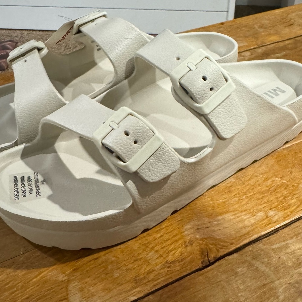 Sandals, women’s size 10